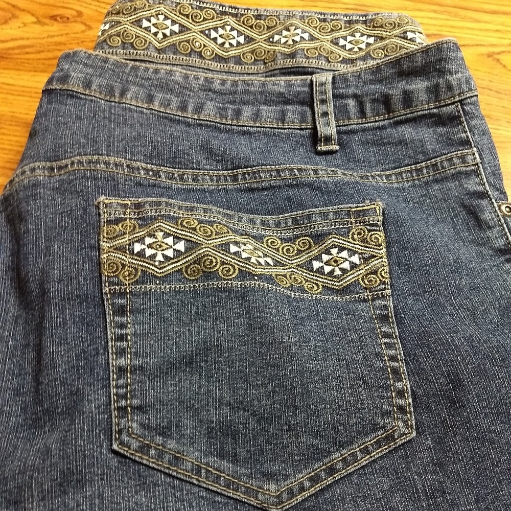 V.S.K. Capris